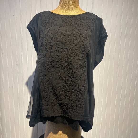 Black Pullover Detailed Top